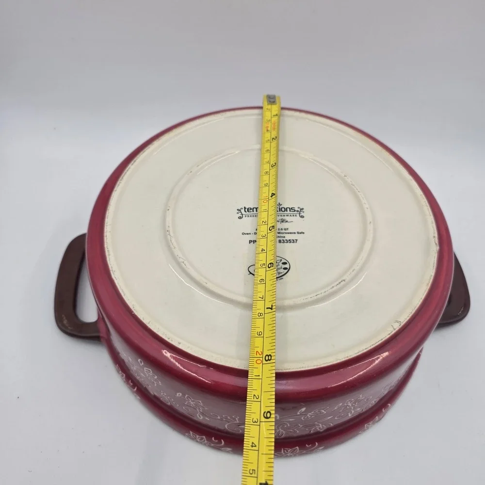 Temp-tations Floral Lace 2.0 QT Round Baker with Glass Lid Cranberry Purple O1